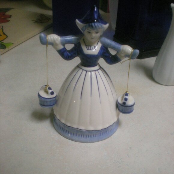 DELFTS BLUE    Water Girl  Milk Maid  Vintage - Picture 1 of 5